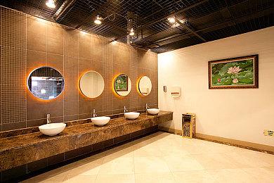 《冲就完事模拟器》万圣节季节性DLC上线 免费获取